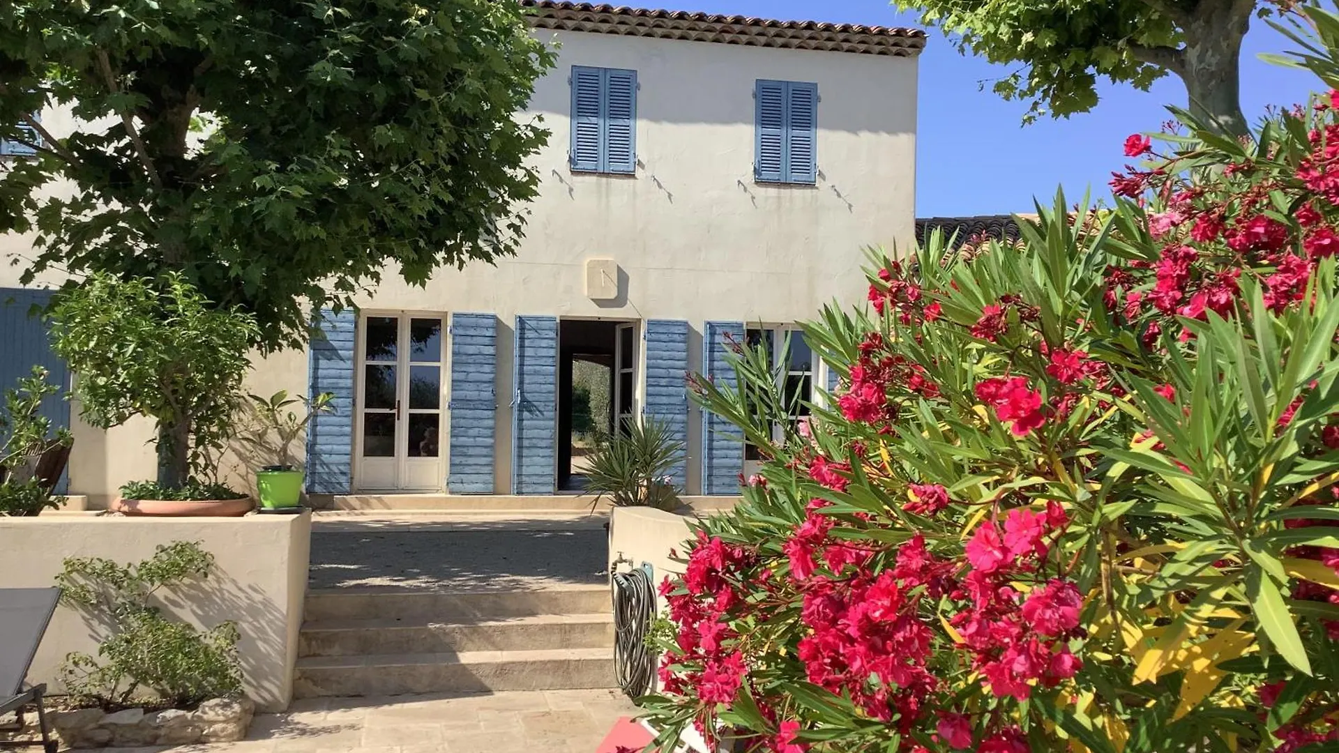 La Bastide De Cocagne Bed & Breakfast Rognes